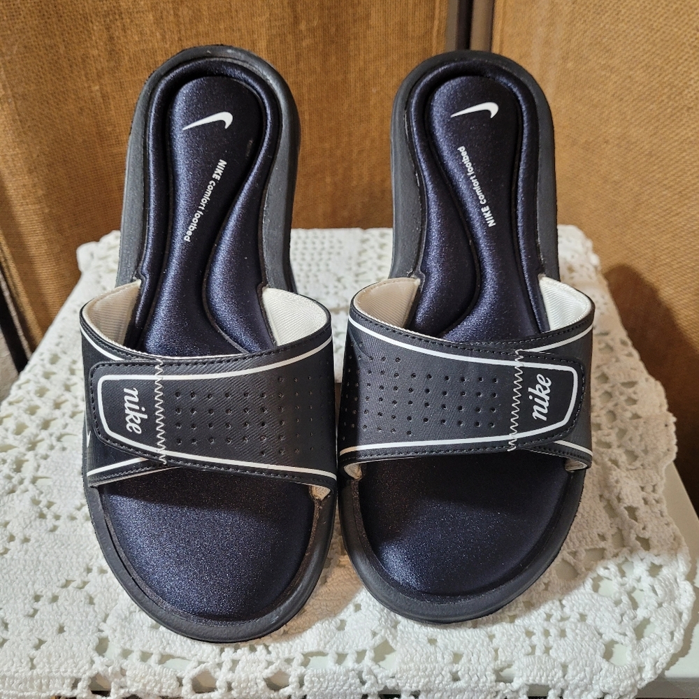Nike Women's Black Comfort Adjustable Sandals Slides Beach Shoes Size US 8